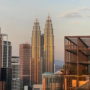 https://anggun-kl-malaysia.kualalumpurs-hotels.com